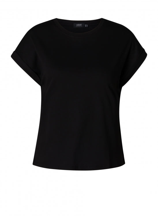 Pusero, Sarina Black