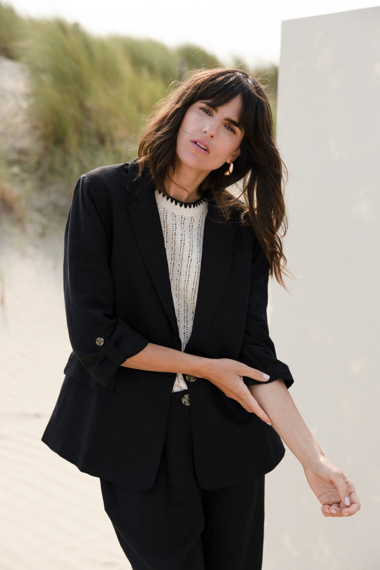 Jakku, Gitte Black