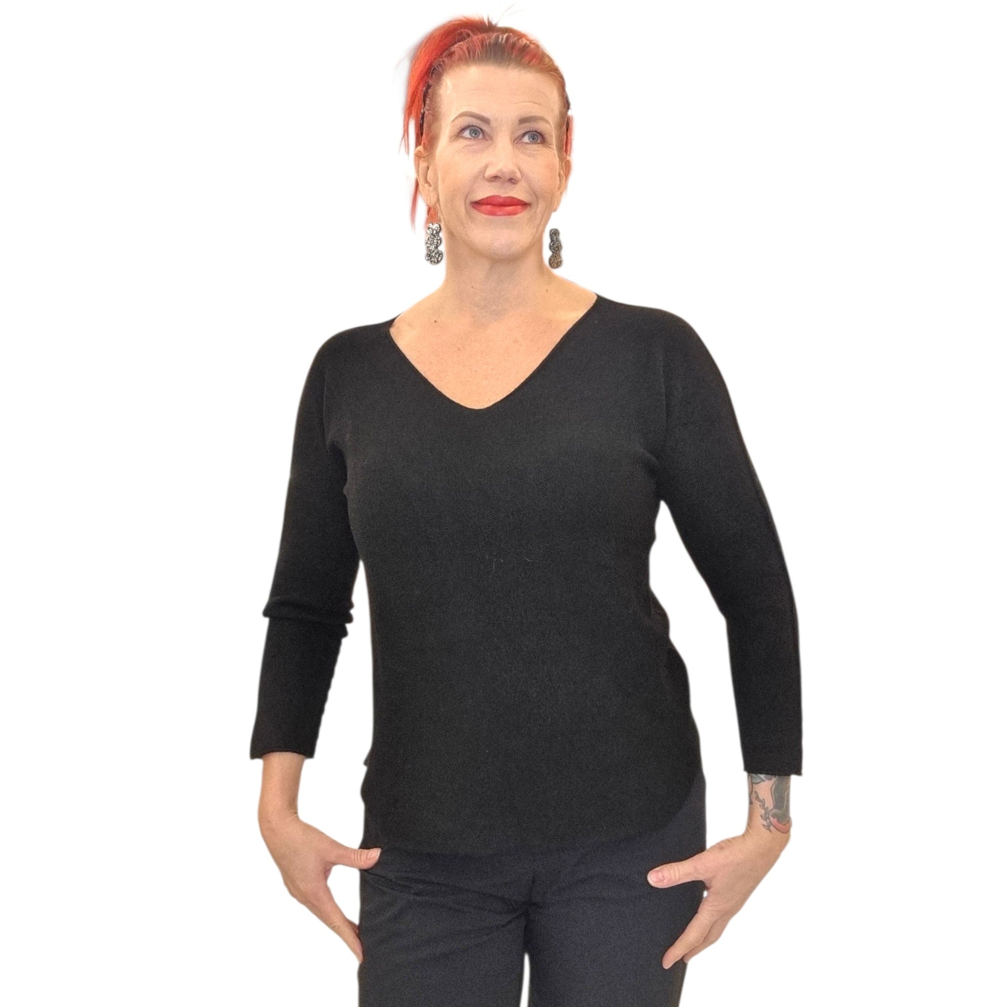 Neule, Leyla Black