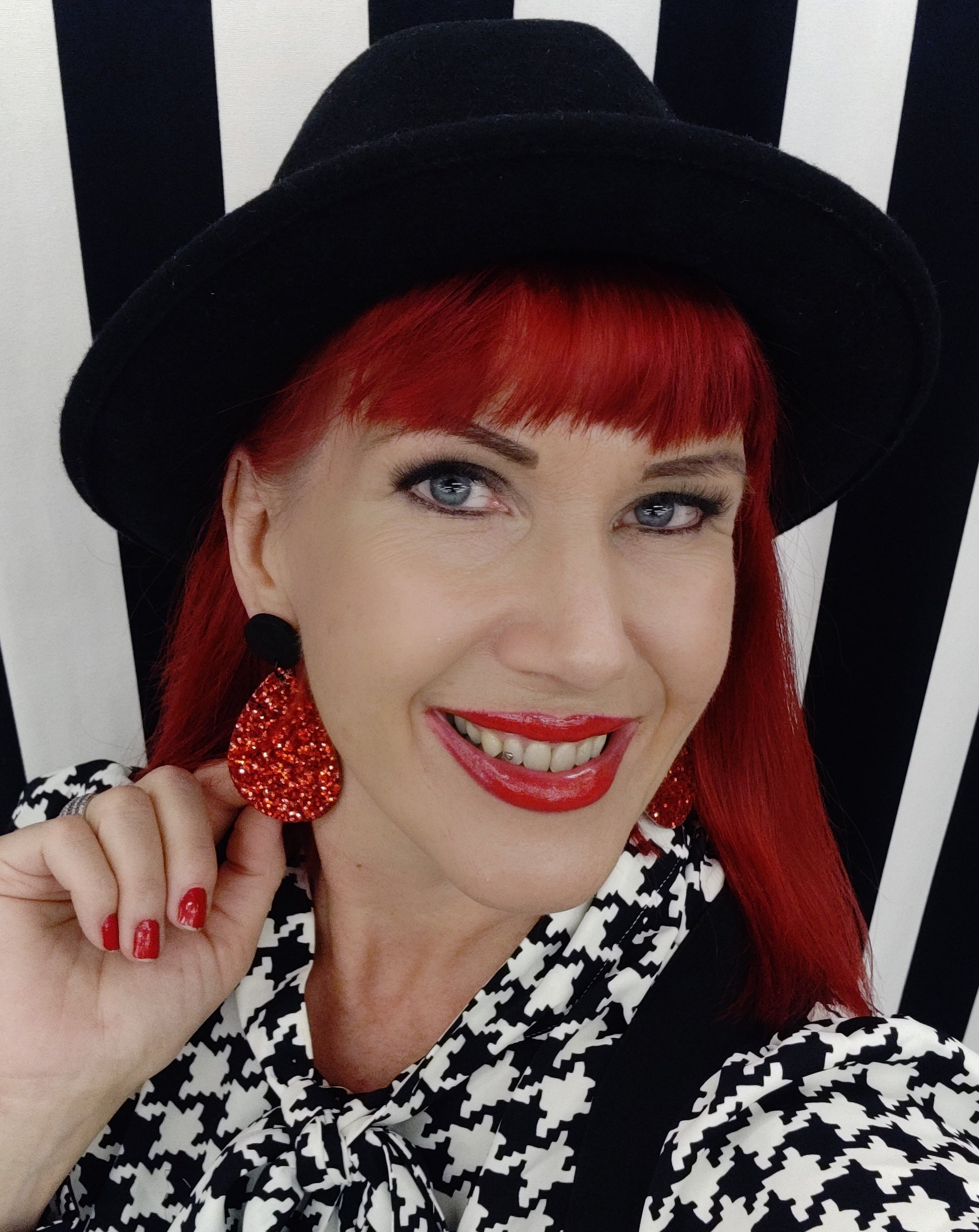 Hattu, Jenni Black