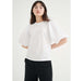 In Wear, valkoinen t-paita, jossa suuret puhvihihat. Etukuva mallin päällä.
