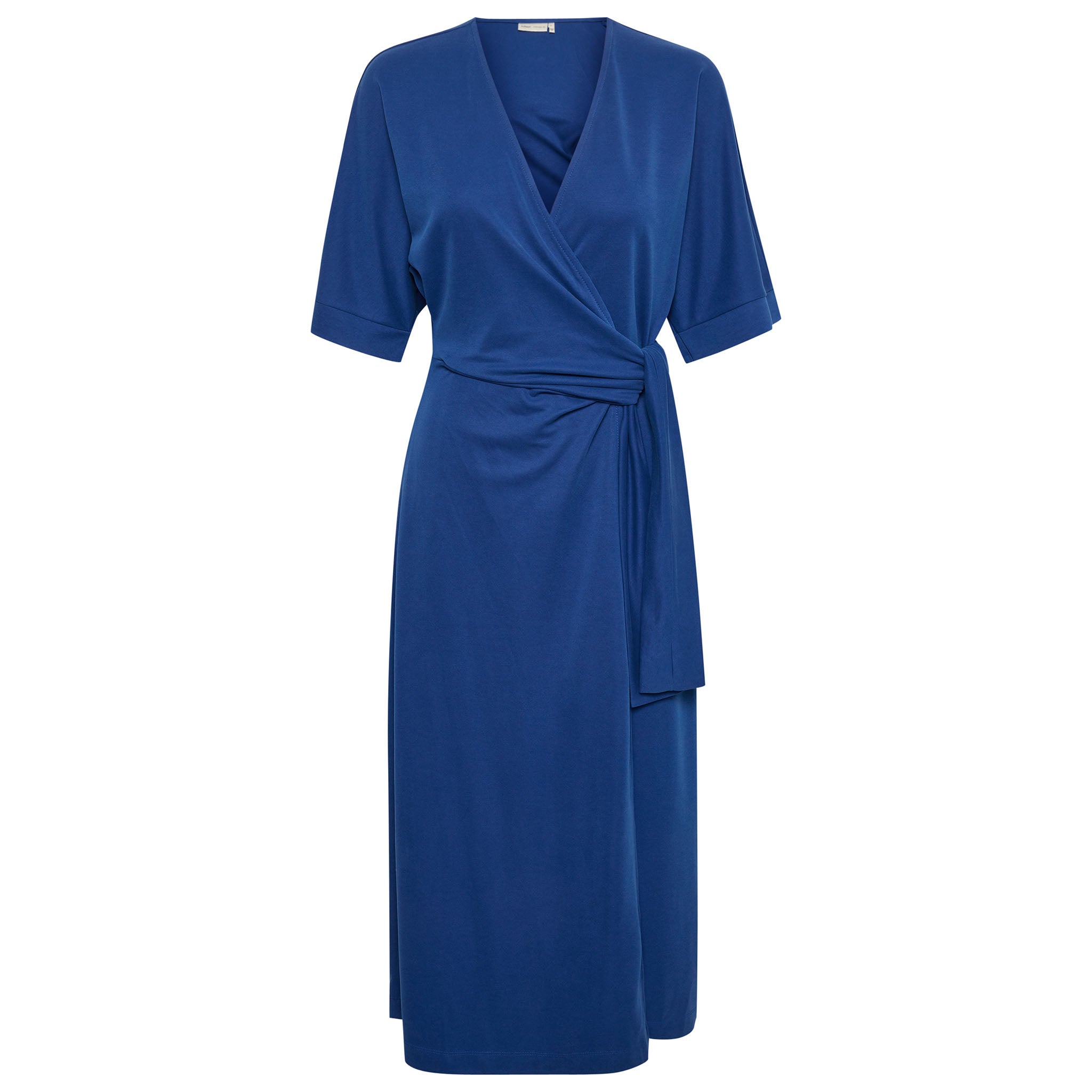 In Wear, sininen kietaisumekko. 1/2-pituiset kimonohihat. Etukuva