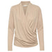 In Wear, naisten beige, pitkähihainen pusero. Kietaisutyyppinen malli, poimutusta helman sivuilla. Etukuva.