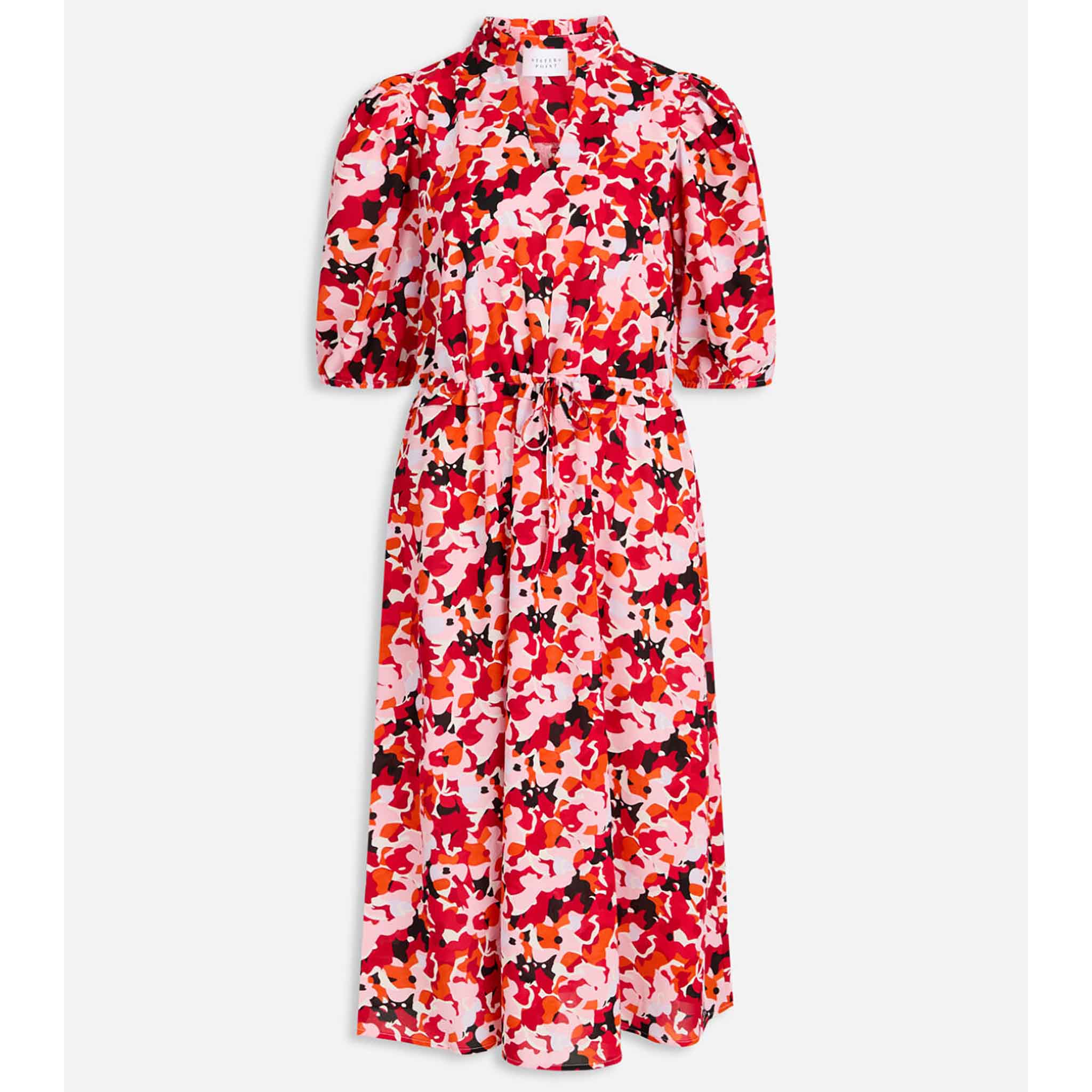 Sisters Point, kuviollinen, värikäs, pitkä mekko. Värissä mm. punaisen eri sävyjä. Etukuva.