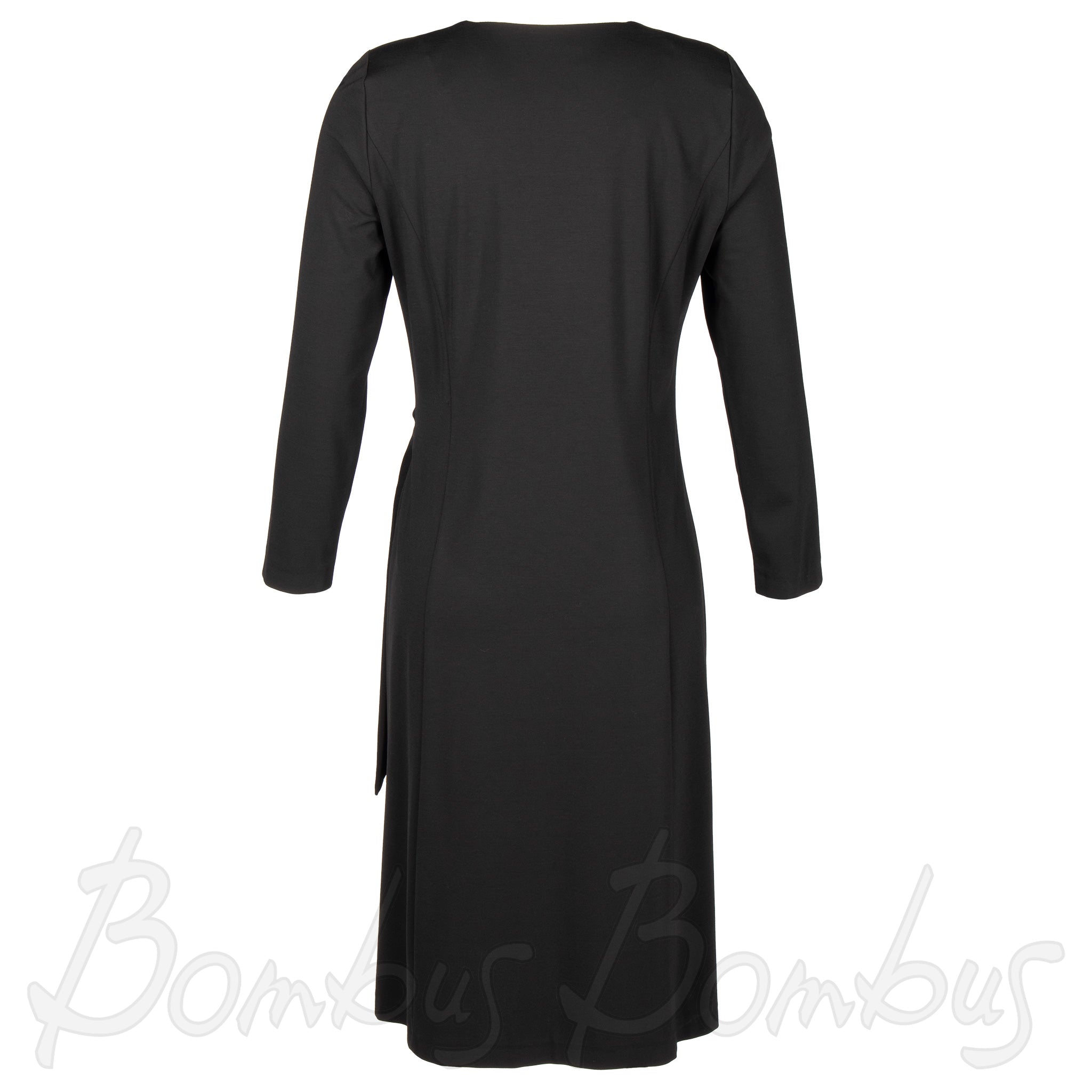 Modelian musta, pitkähihainen mekko. Vyötäröllä vasemmalla puolella solmittavat nauhat. Takakuva.