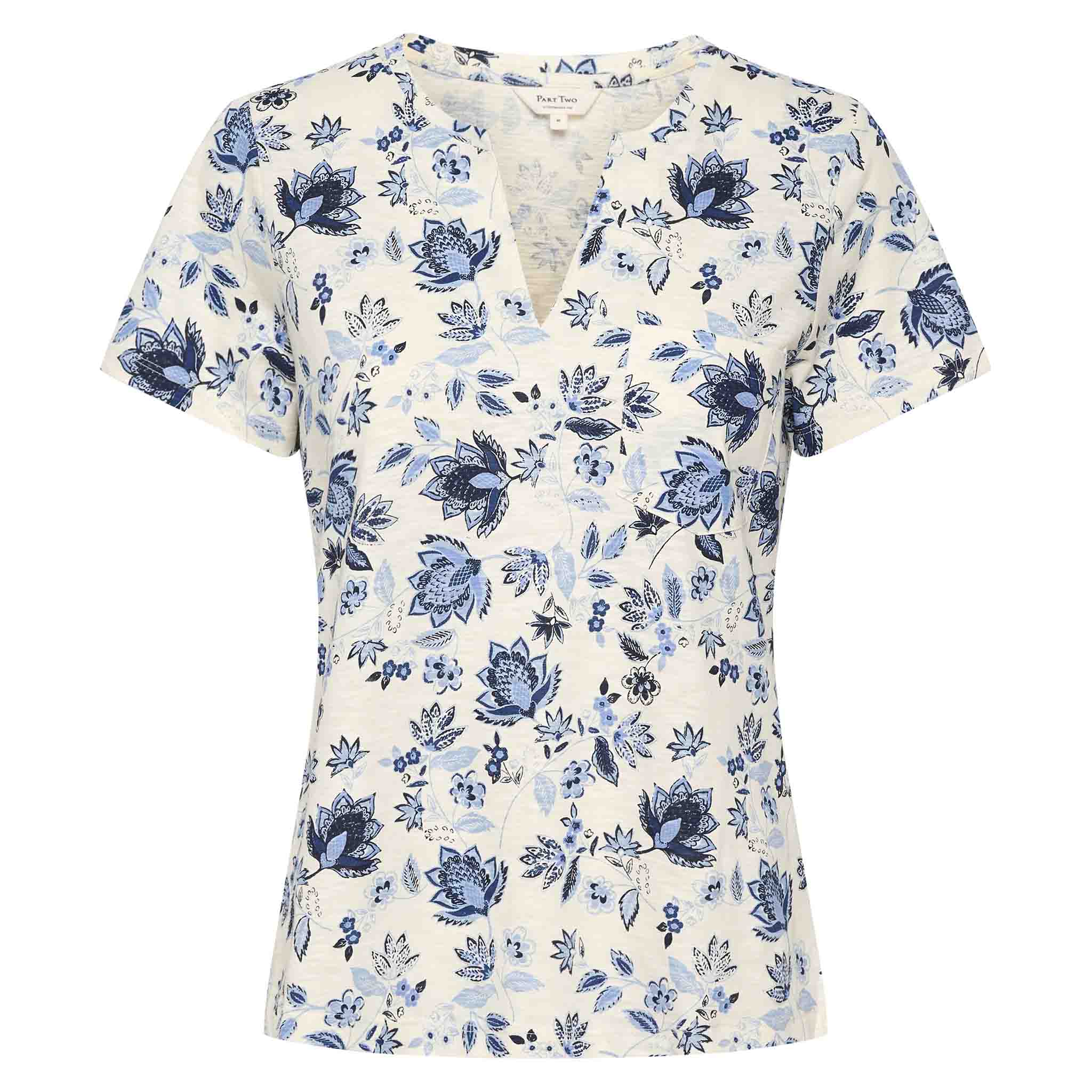 Part Two. Naisten T-paita. Valkoisella pohjalla sinisiä kukkakuvioita. Etukuva.